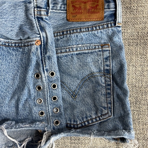Levi’s Redone shorts - Picture 4 of 5